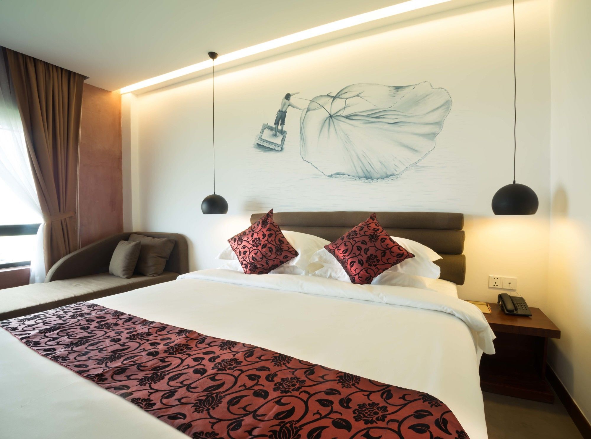 Almond Hotel Bassac River Phnom Penh Bagian luar foto
